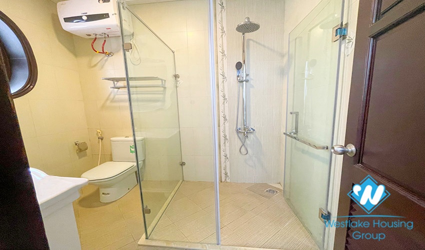 The renovating 4-bedrooms house in C block, walking distance to UNIS was buil